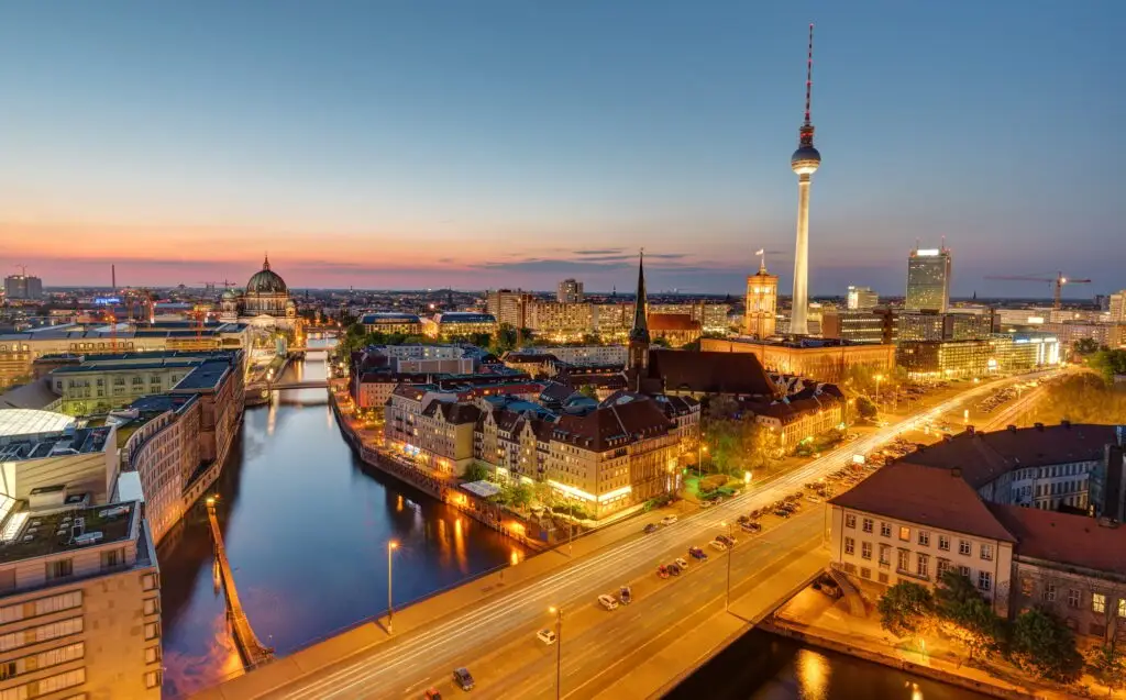 Dawn at the heart of Berlin